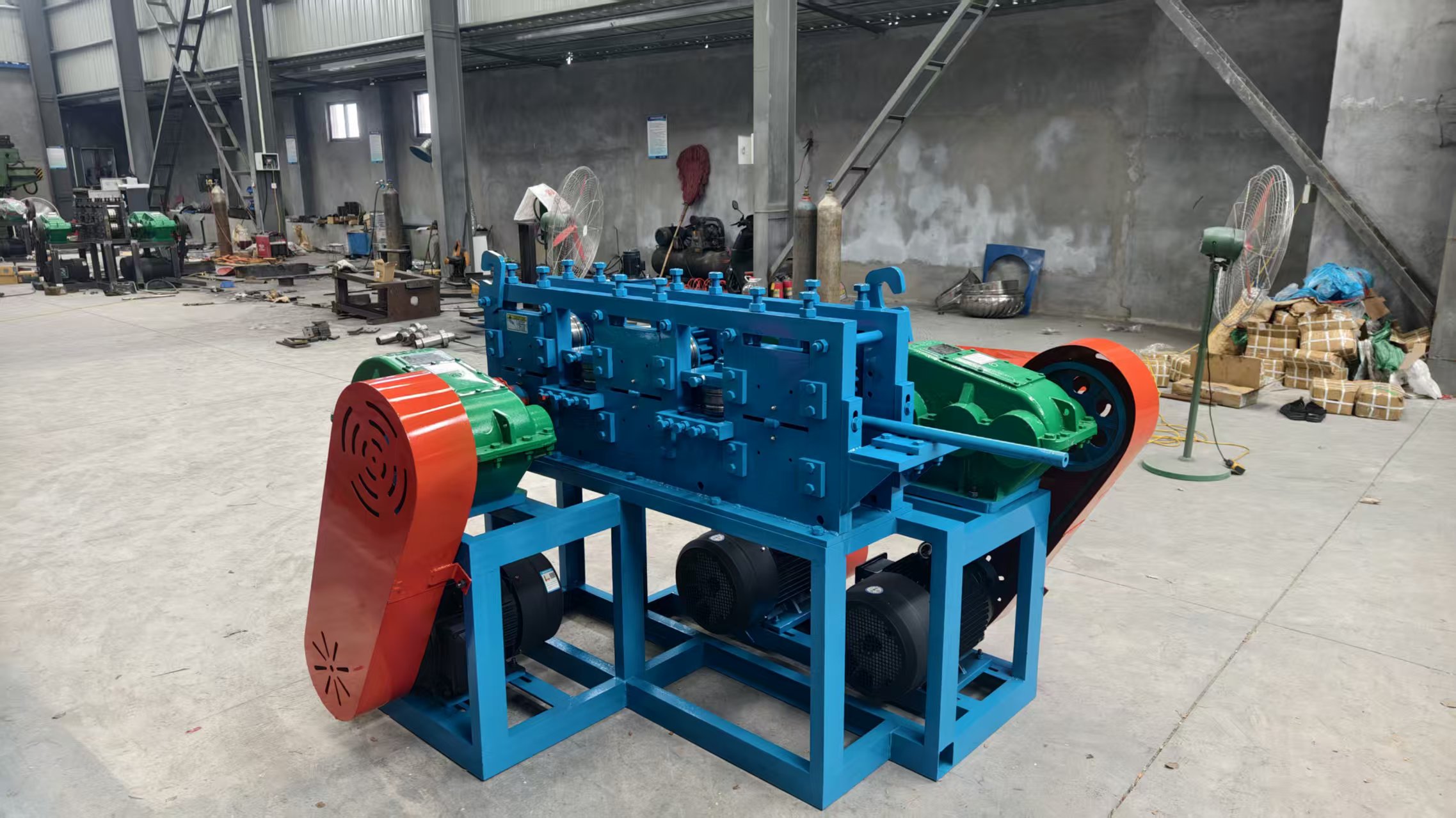 拆迁料废旧螺纹钢弯料试机